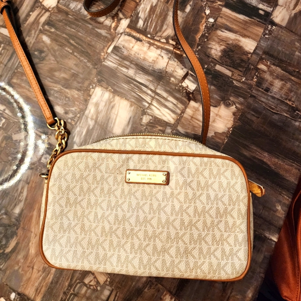Michael Kors crossbody